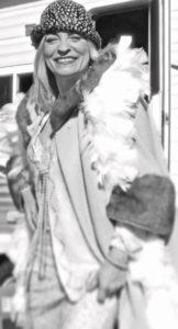 rich-lady-big-b-small-cropped2